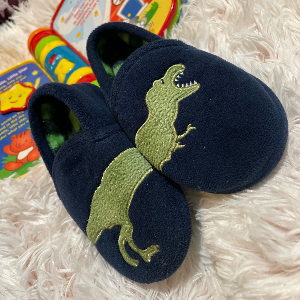 Kids night slippers size 7/8T